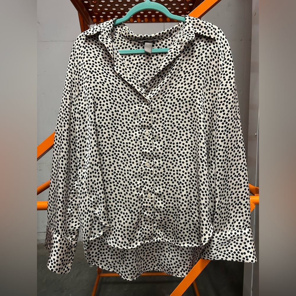 H&M Black and White Polka Dot Button Down Shirt